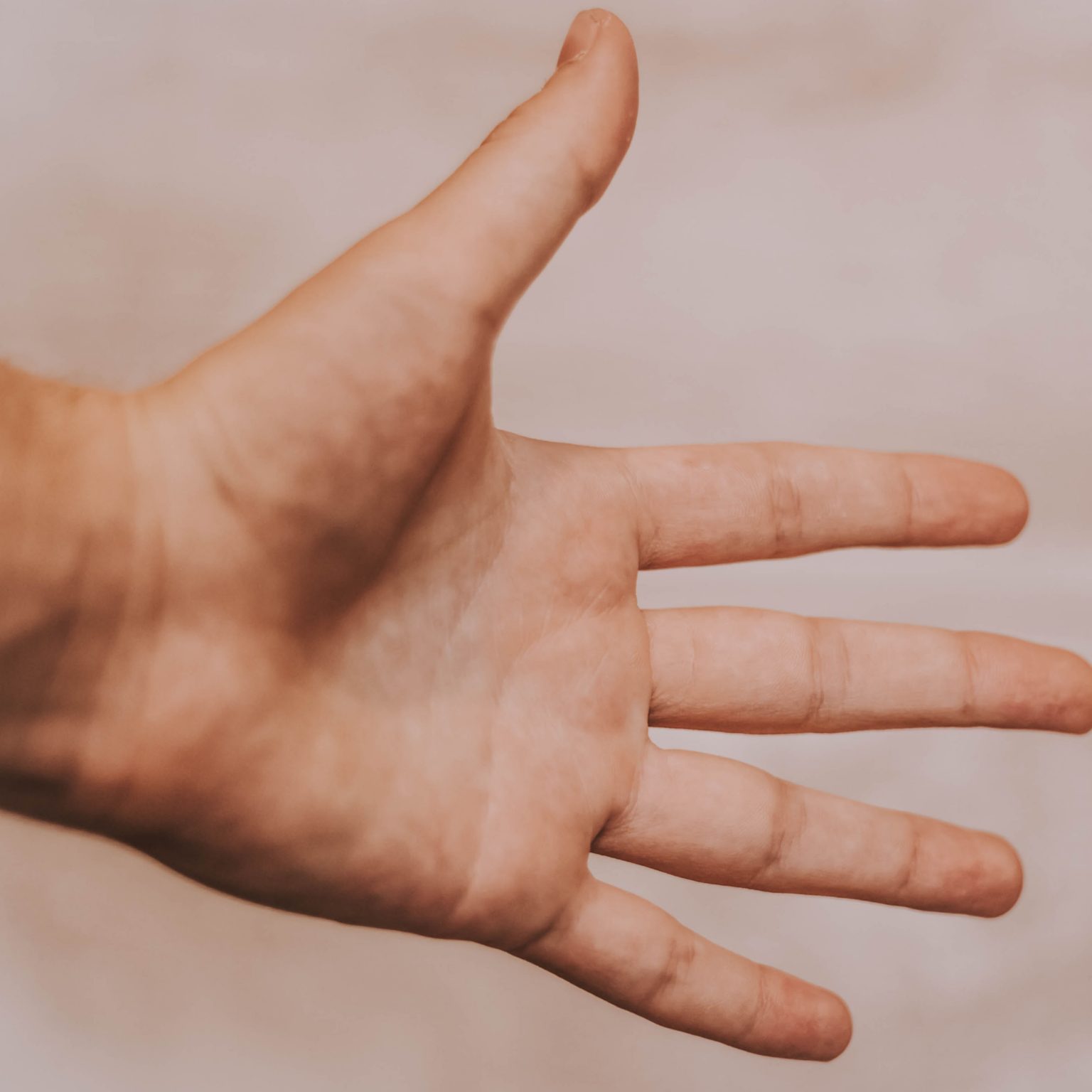 How to write a story pitch image